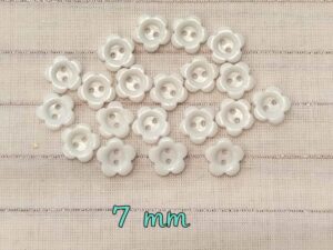 20 BOTONES DE FLOR blanco 7 mm